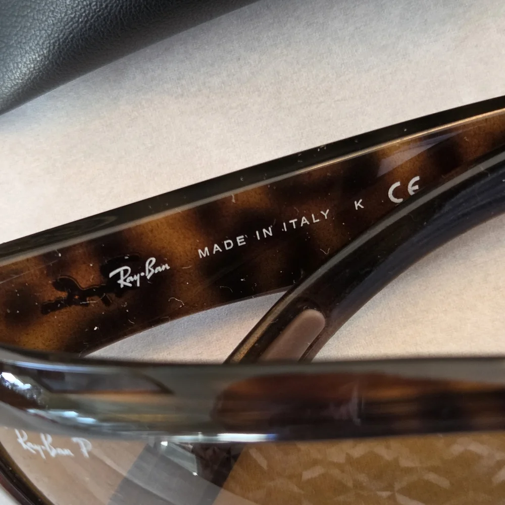 Ray-Ban RB4160 Tortoise Full Rim Sunglasses with Case and Cloth NWOT Italy